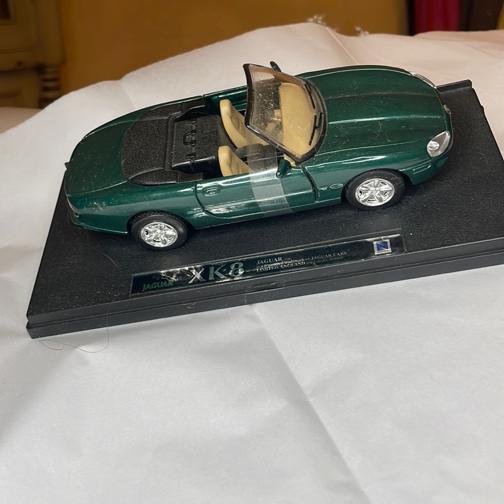Jaguar XK8
